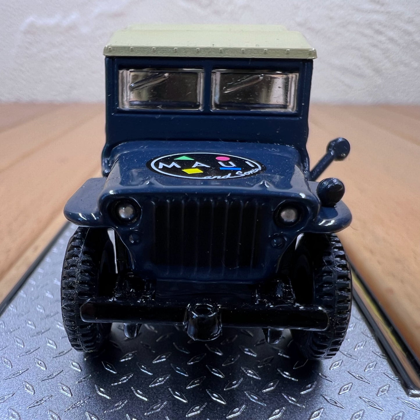 1/64 Scale 1944 Willys MB Jeep Off-Road Utility Truck Diecast Model