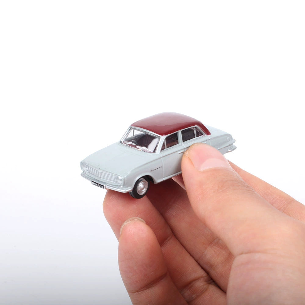 1/76 Scale Vauxhall Victor FB Diecast Model Car