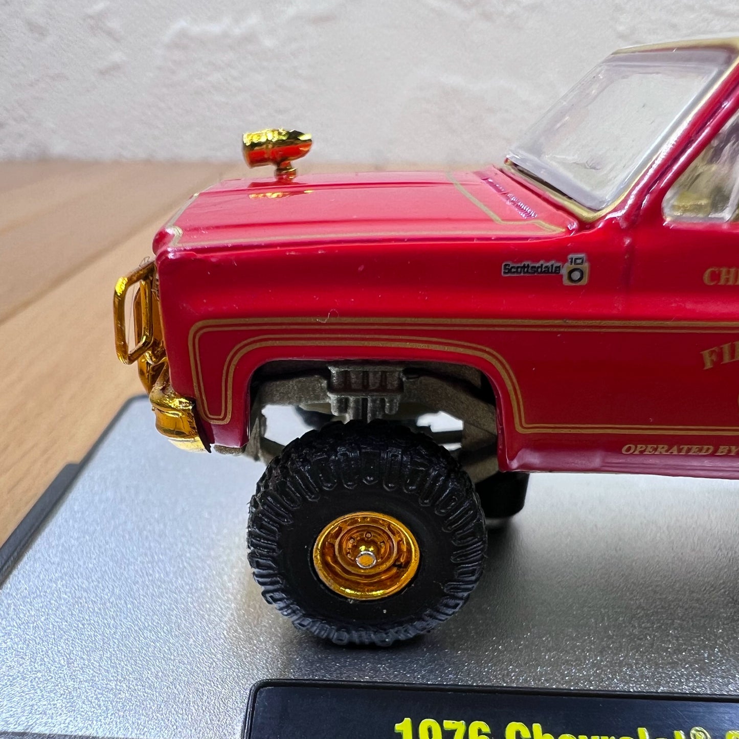 1/64 Scale 1976 Chevrolet K20 Scottsdale Pickup Truck Diecast Model