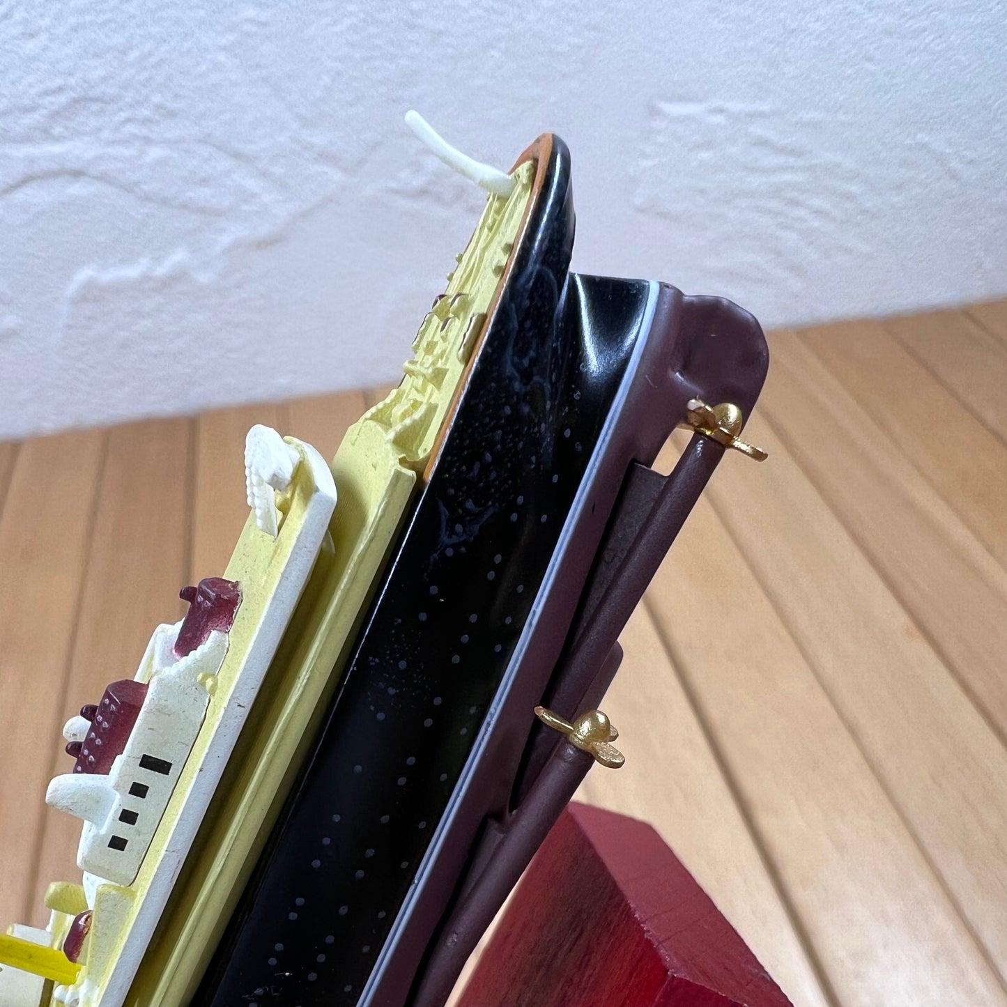 1/1250 Scale RMS Lusitania Ocean Liner Diecast Model Ship