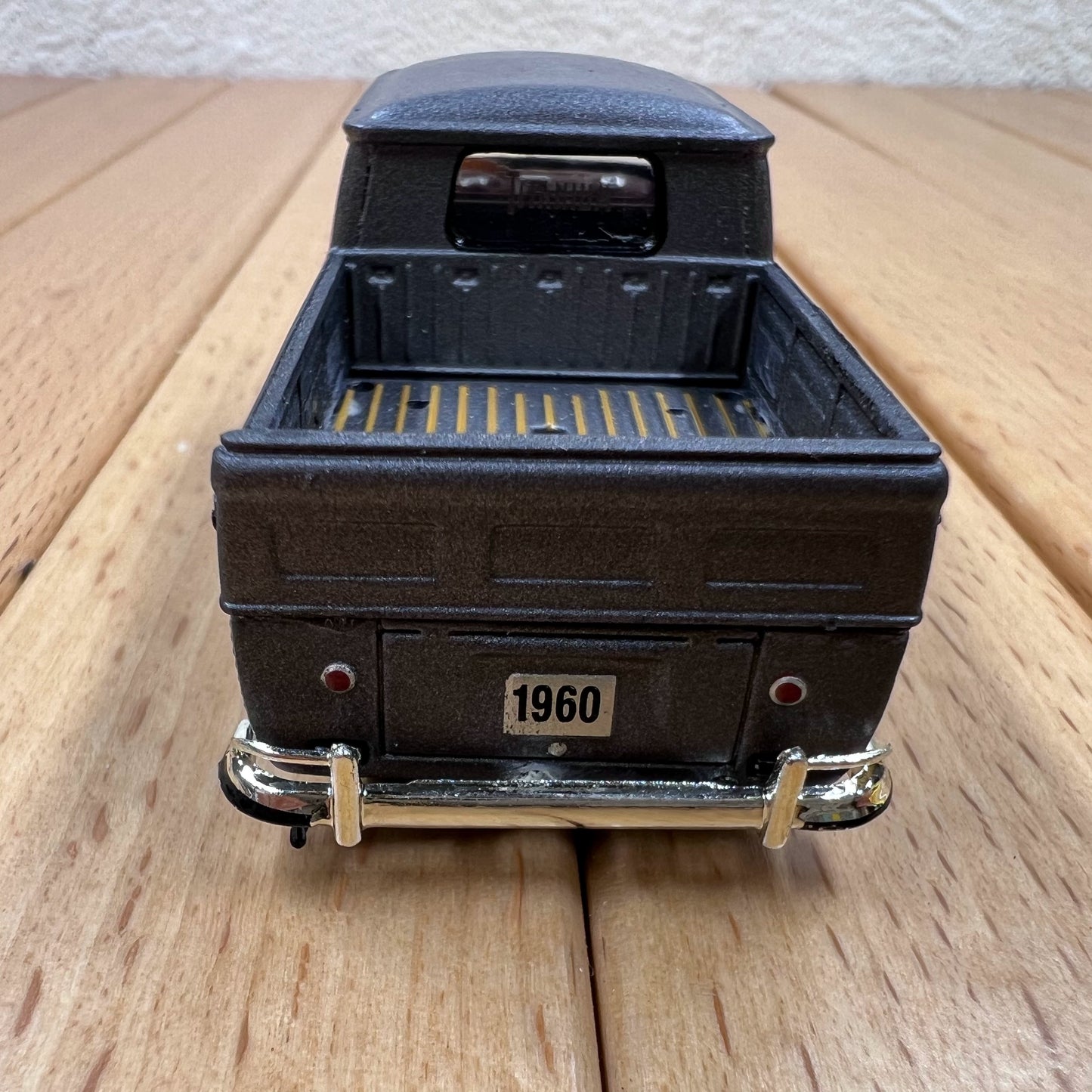 1/64 Scale 1960 Volkswagen T1 Double Cab Pickup Truck Diecast Model