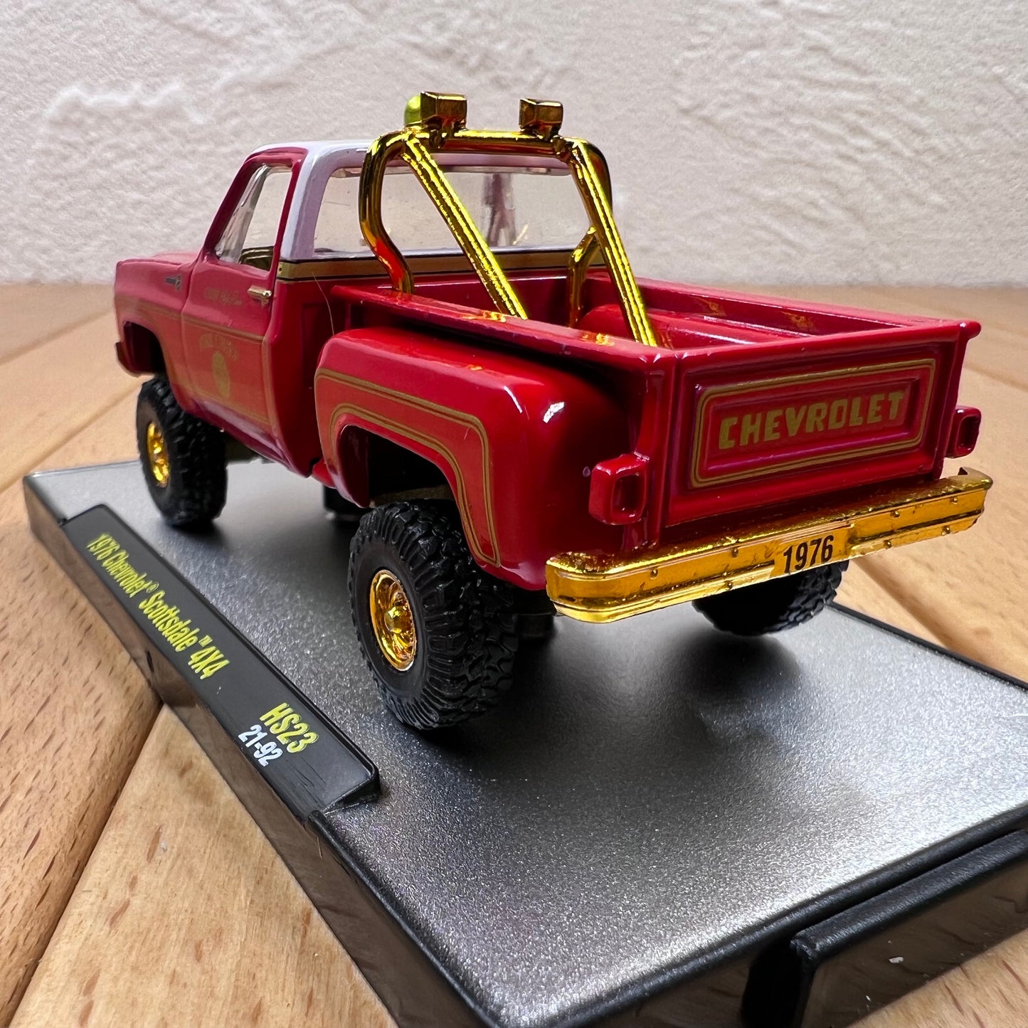 1/64 Scale 1976 Chevrolet K20 Scottsdale Pickup Truck Diecast Model
