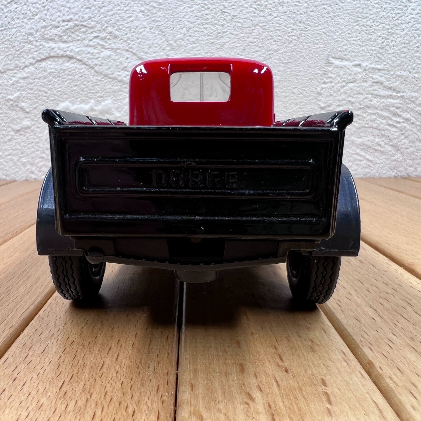 1/32 Scale 1946 Dodge Power Wagon Diecast Model Truck