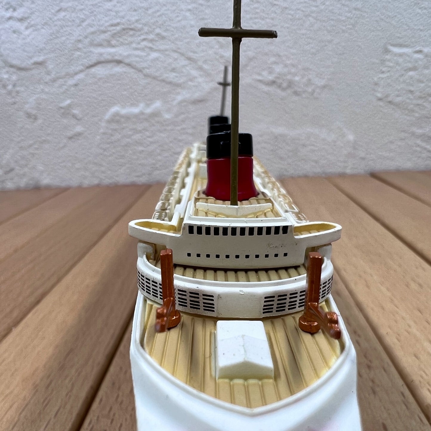 1/1250 Scale SS Normandie Ocean Liner Diecast Model Ship