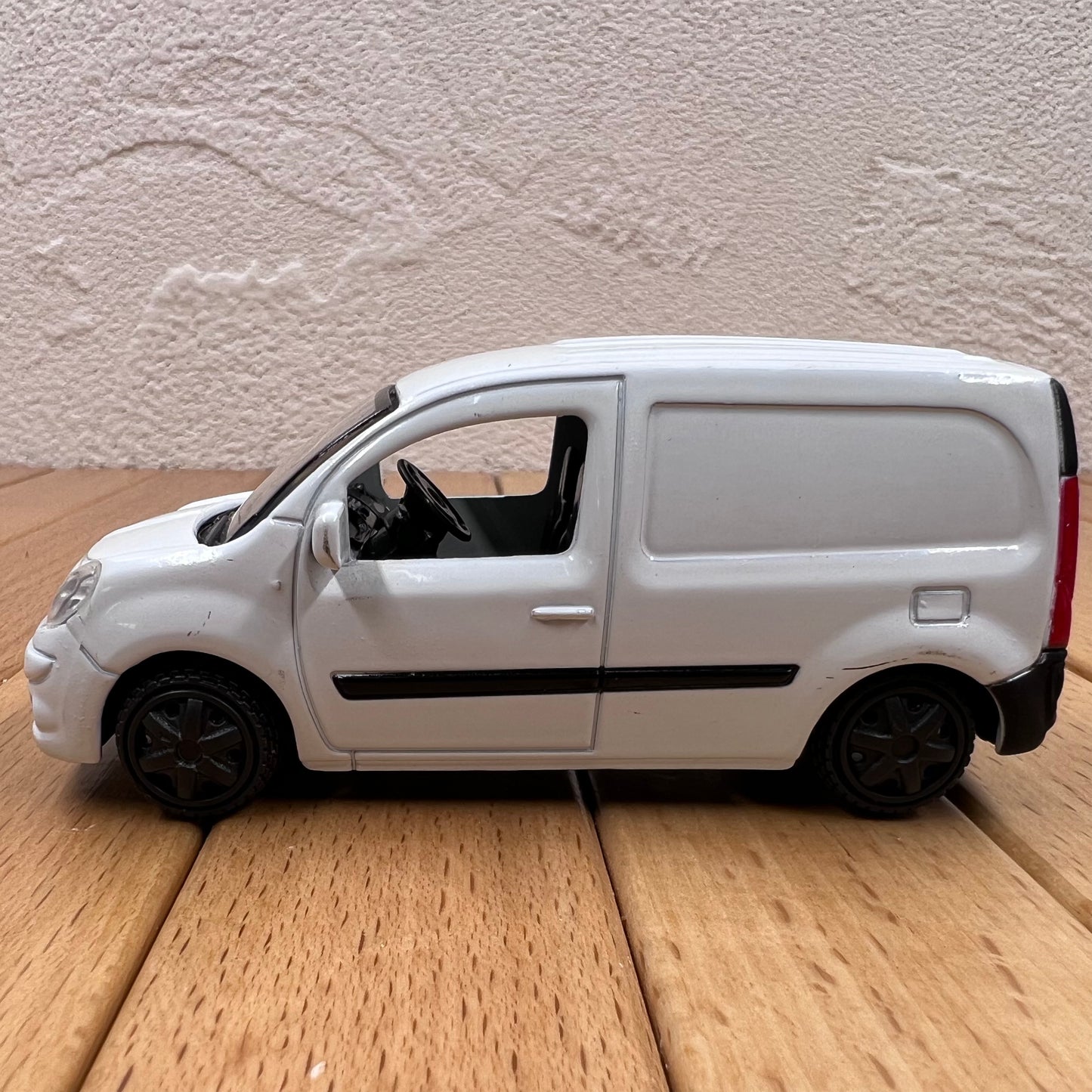1/43 Scale Renault Kangoo Light Commercial Vehicle Diecast Model Car