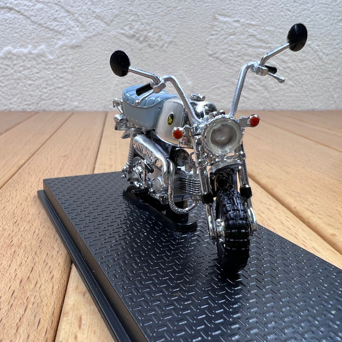 1/24 Scale 1999 Honda Gorilla Spring Collection Motorcycle Diecast Model