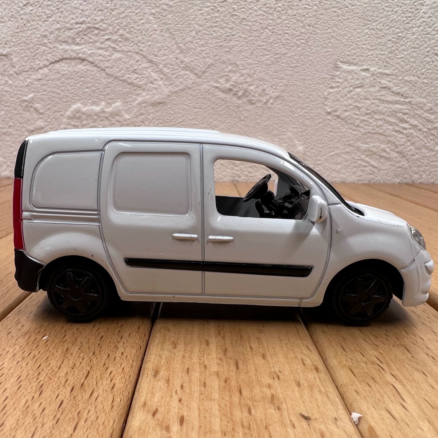1/43 Scale Renault Kangoo Light Commercial Vehicle Diecast Model Car