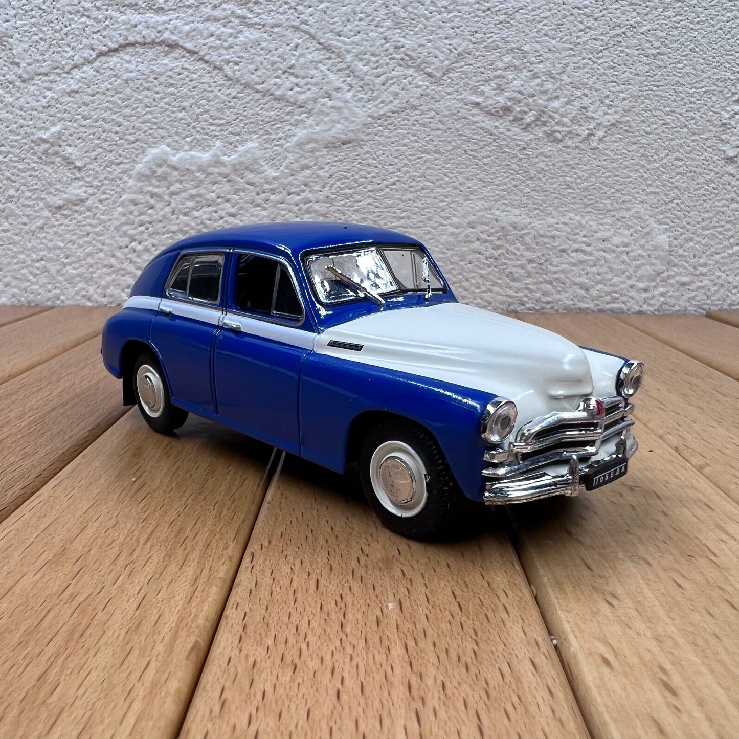 1/43 Scale 1946 GAZ-M20B Pobeda Diecast Model Car