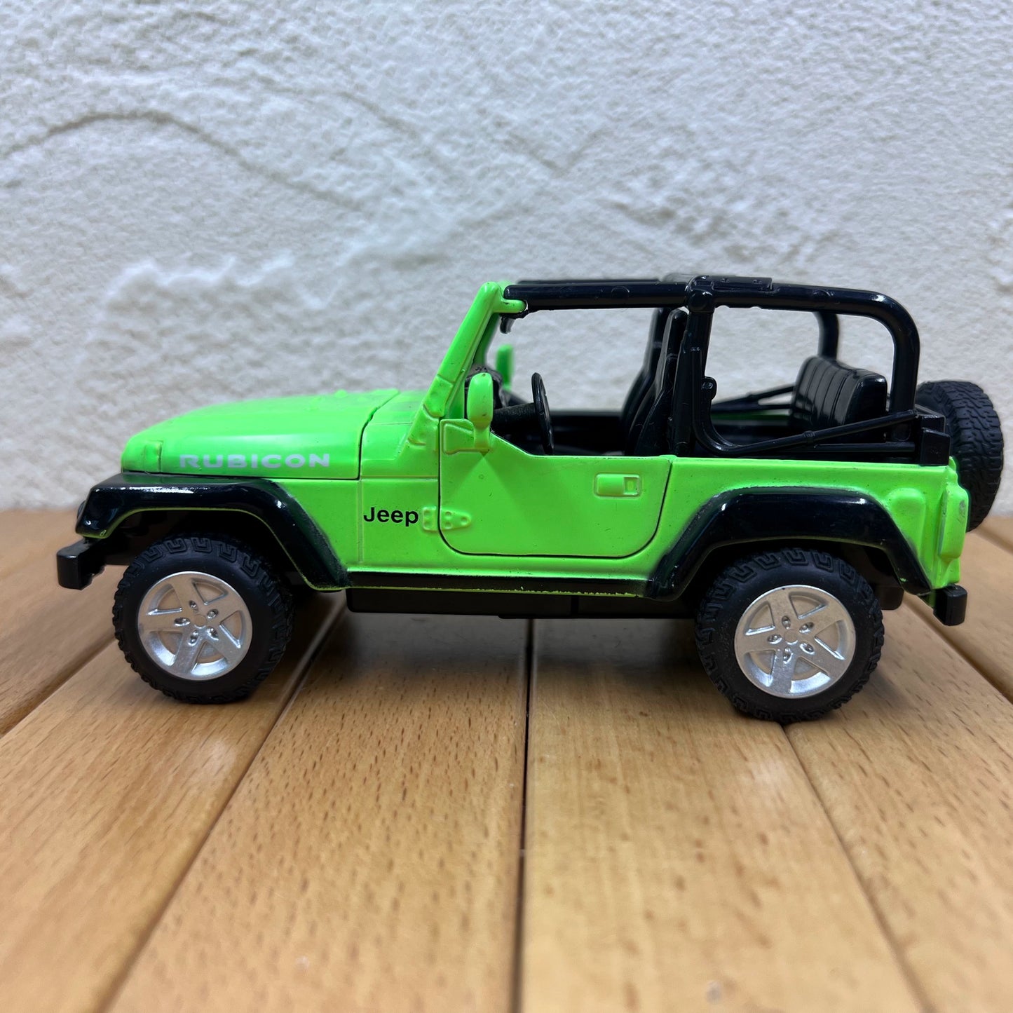 1/32 Scale Jeep Wrangler Rubicon Diecast Model Car