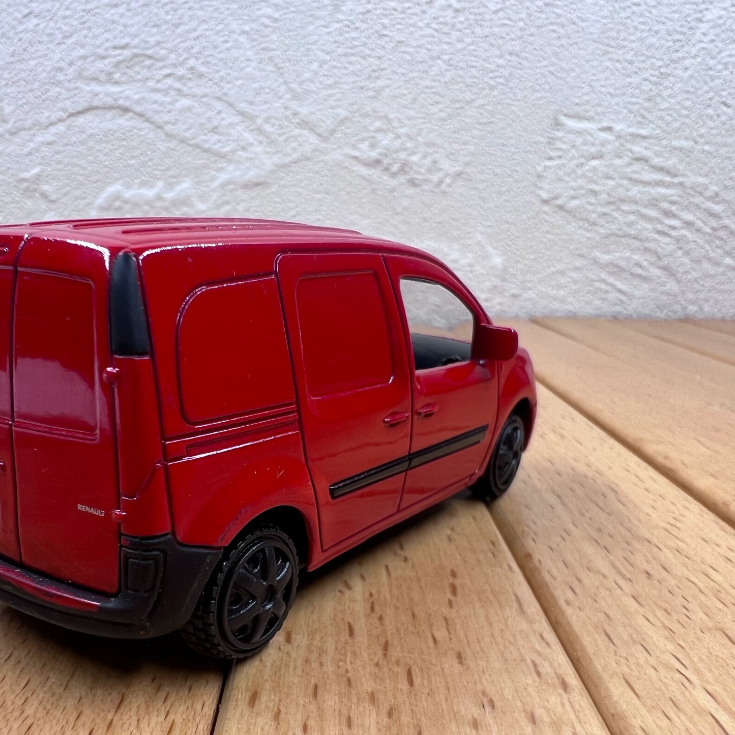 1/43 Scale Renault Kangoo MPV Diecast Model Car