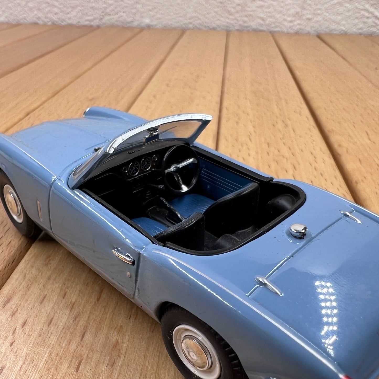 1/50 Scale 1970 Triumph Spitfire Mark III Diecast Model Car