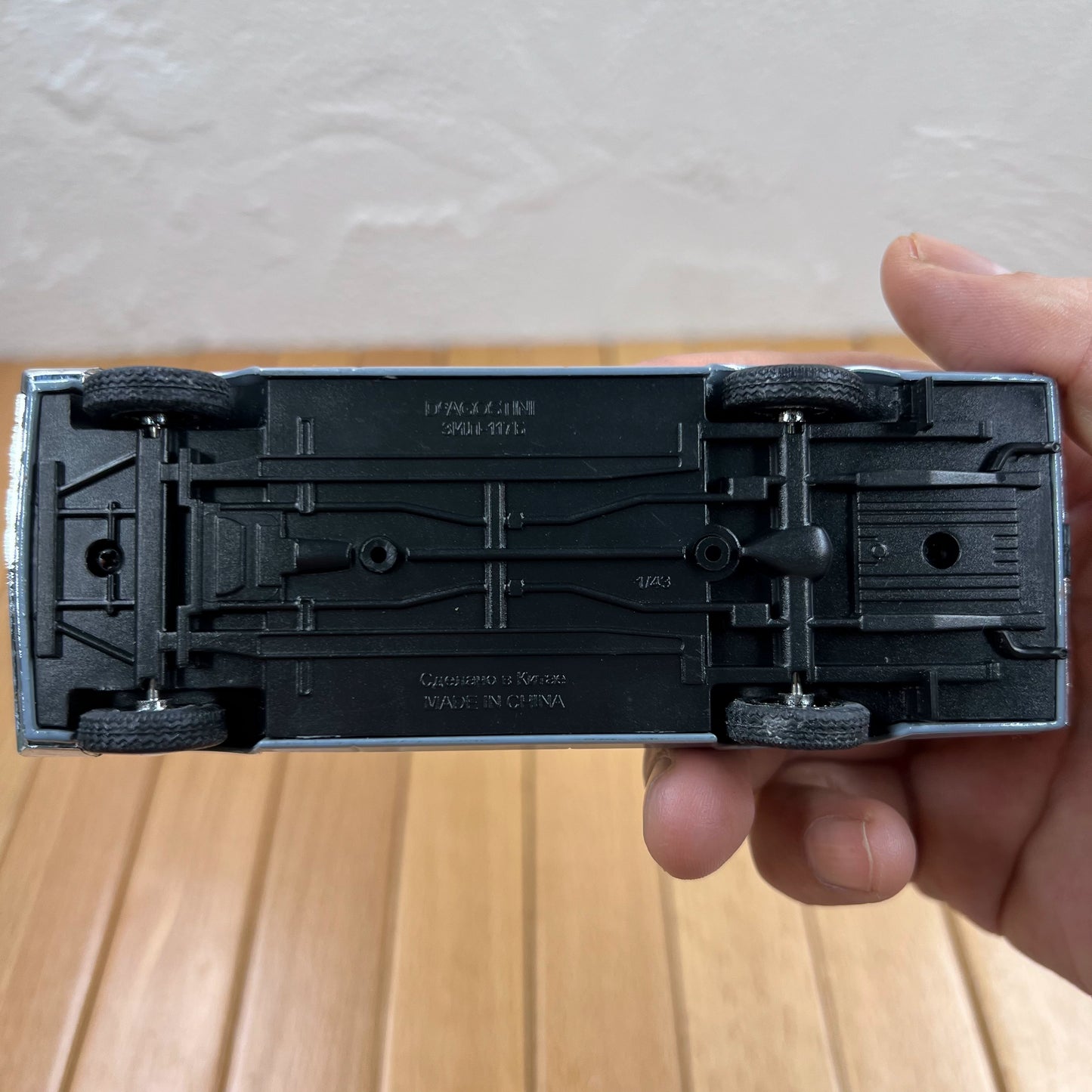 1/43 Scale ZIL-117 Sedan Diecast Model Car