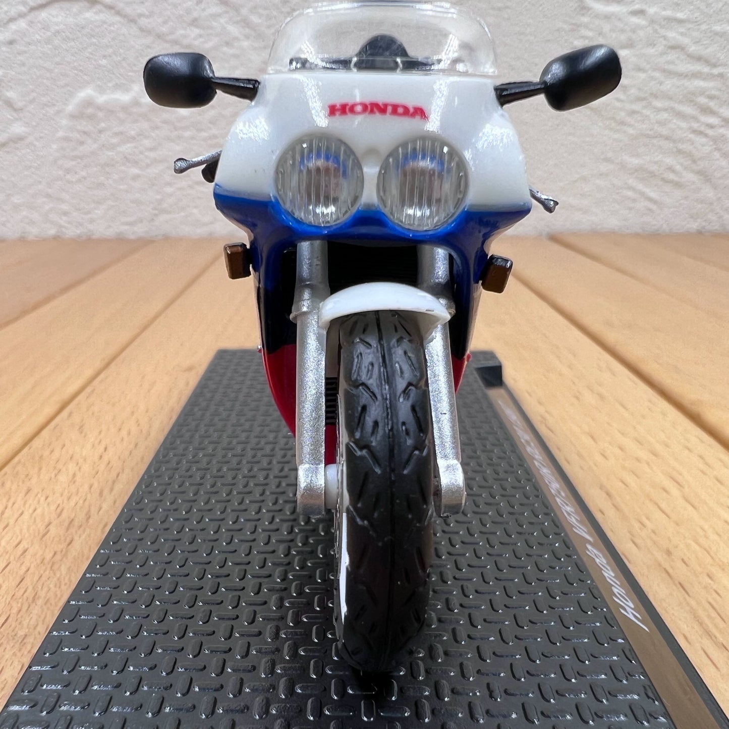 1/24 Scale 1987 Honda VFR750R RC30 Motorcycle Diecast Model