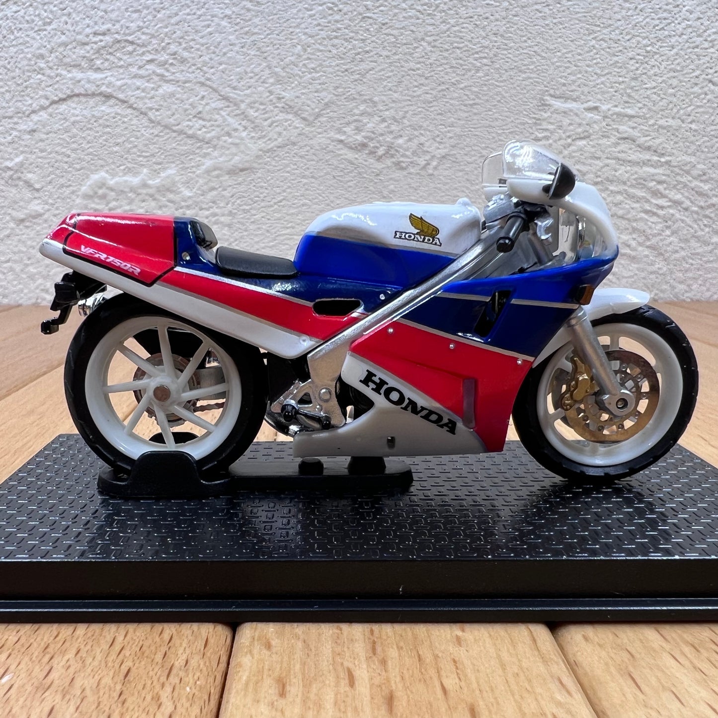 1/24 Scale 1987 Honda VFR750R RC30 Motorcycle Diecast Model