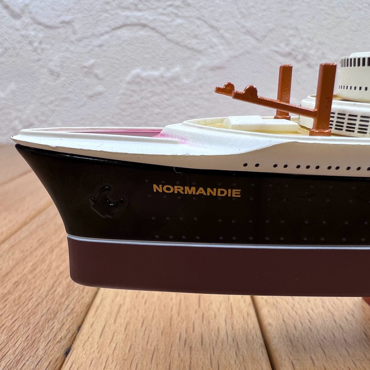 1/1250 Scale SS Normandie Ocean Liner Diecast Model Ship