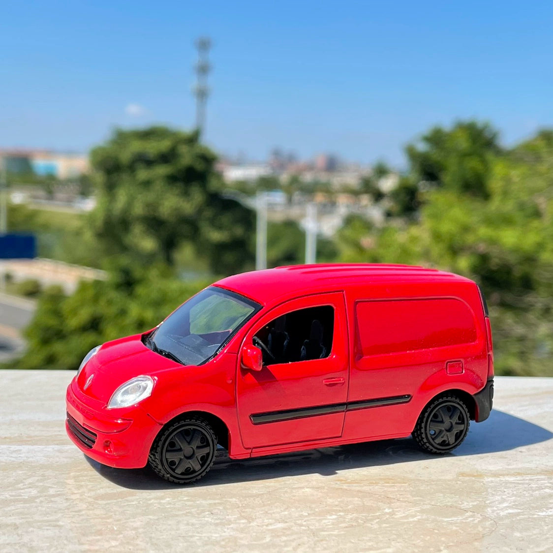 1/43 Scale Renault Kangoo Van Diecast Model Car