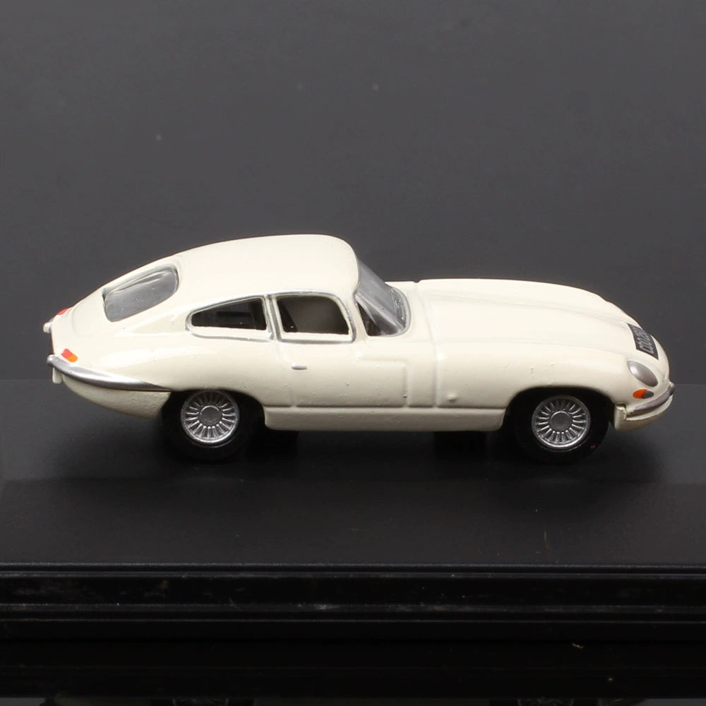 1/76 Scale Jaguar E-Type Sports Car Diecast Model