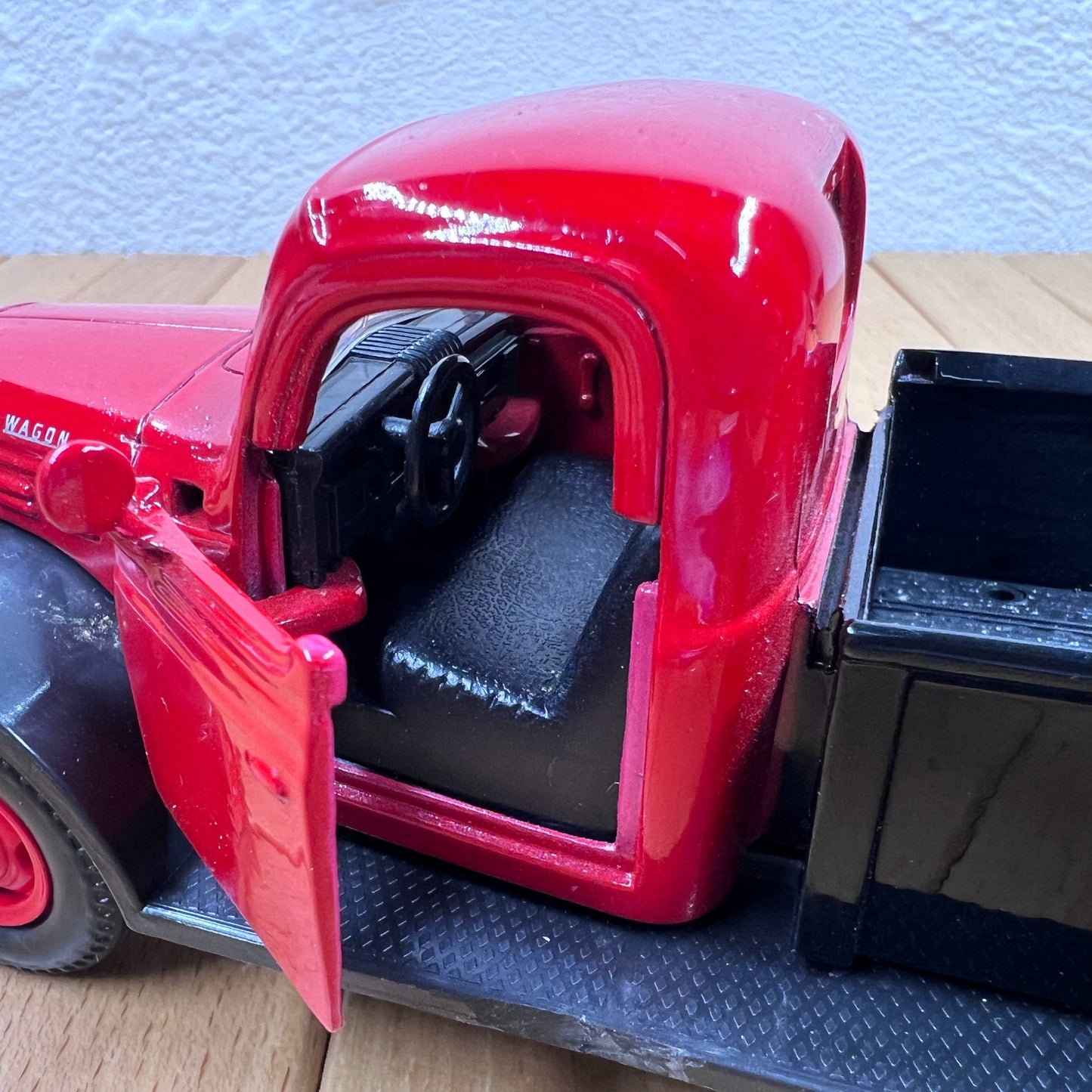 1/32 Scale 1946 Dodge Power Wagon Diecast Model Truck