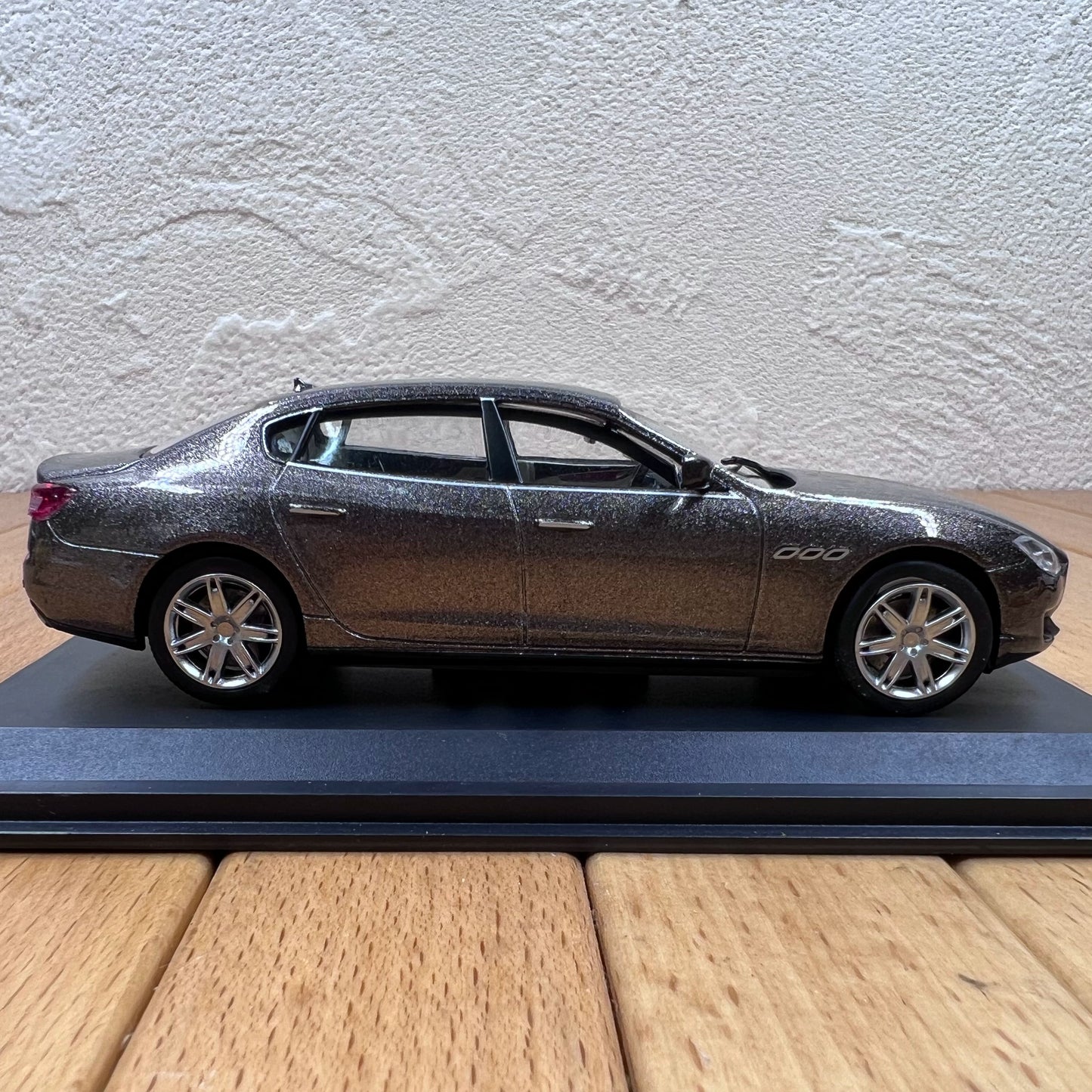 1/43 Scale Maserati Quattroporte Luxury Sports Sedan Diecast Model Car