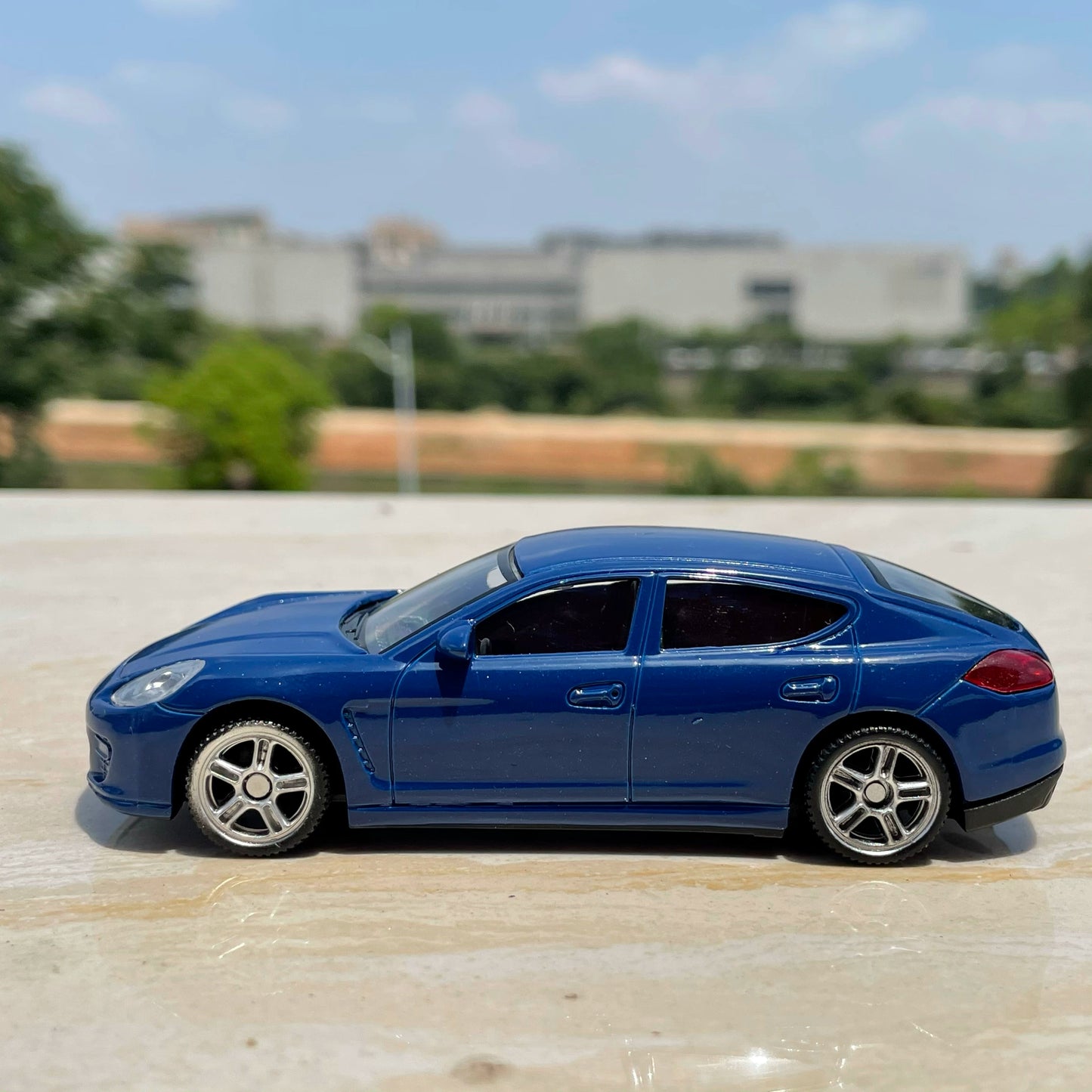 1/43 Scale Porsche Panamera Luxury Car Diecast Model