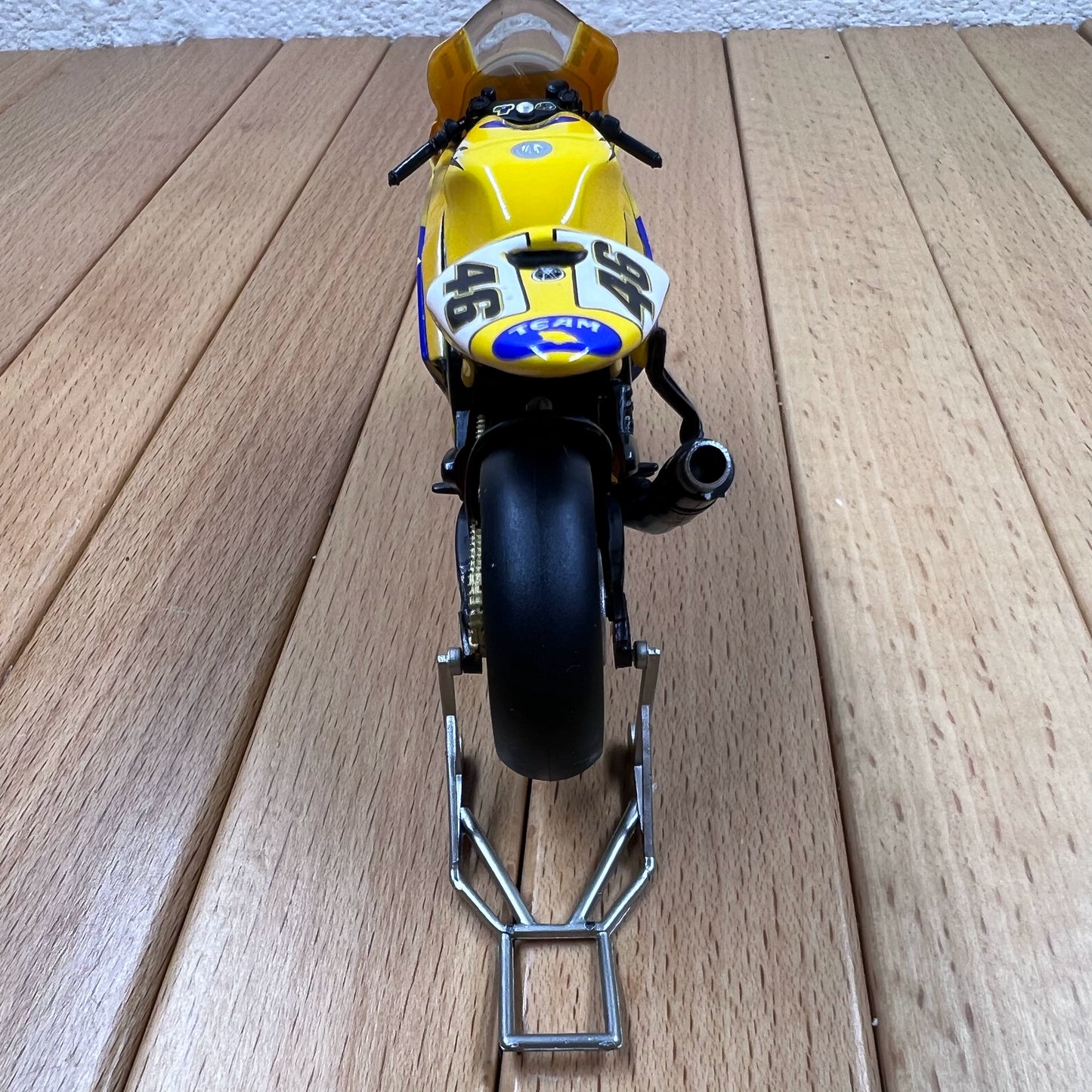 1/18 Scale 2006 Yamaha YZR-M1 Valentino Rossi Motorcycle Diecast Model
