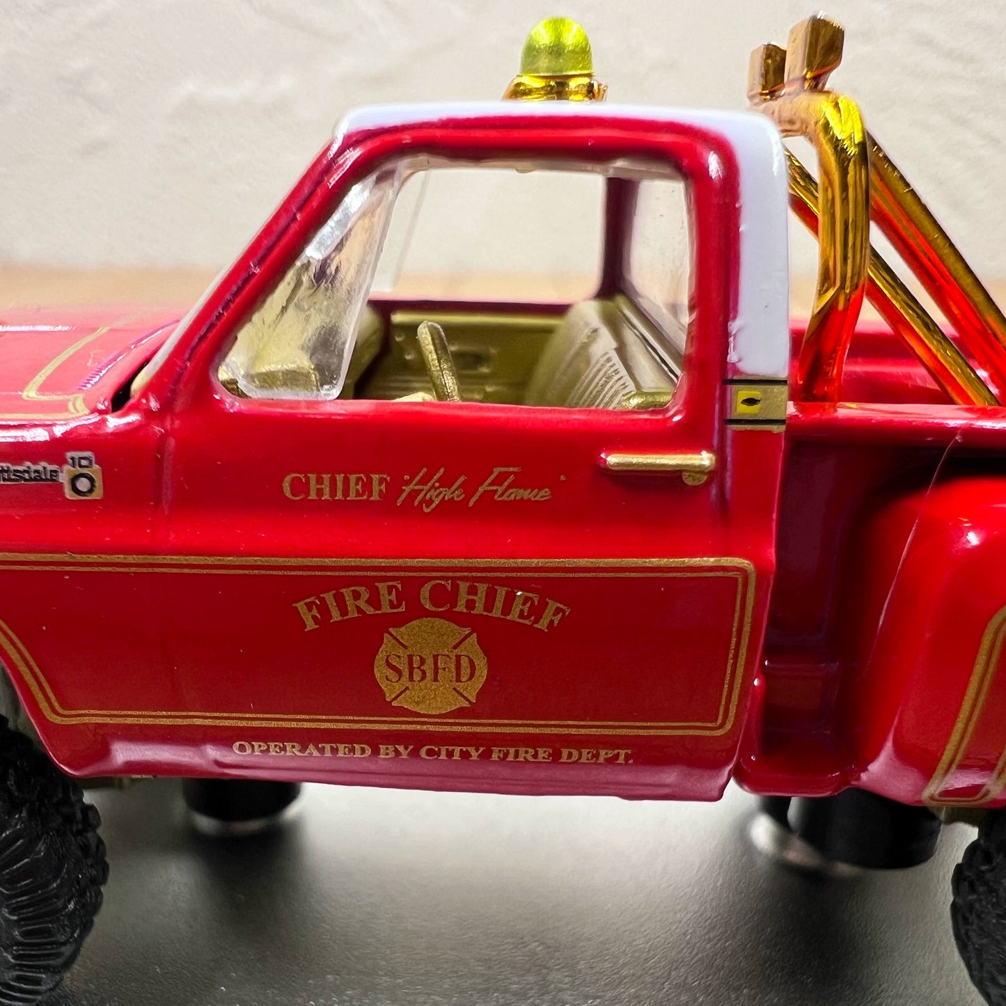 1/64 Scale 1976 Chevrolet K20 Scottsdale Pickup Truck Diecast Model