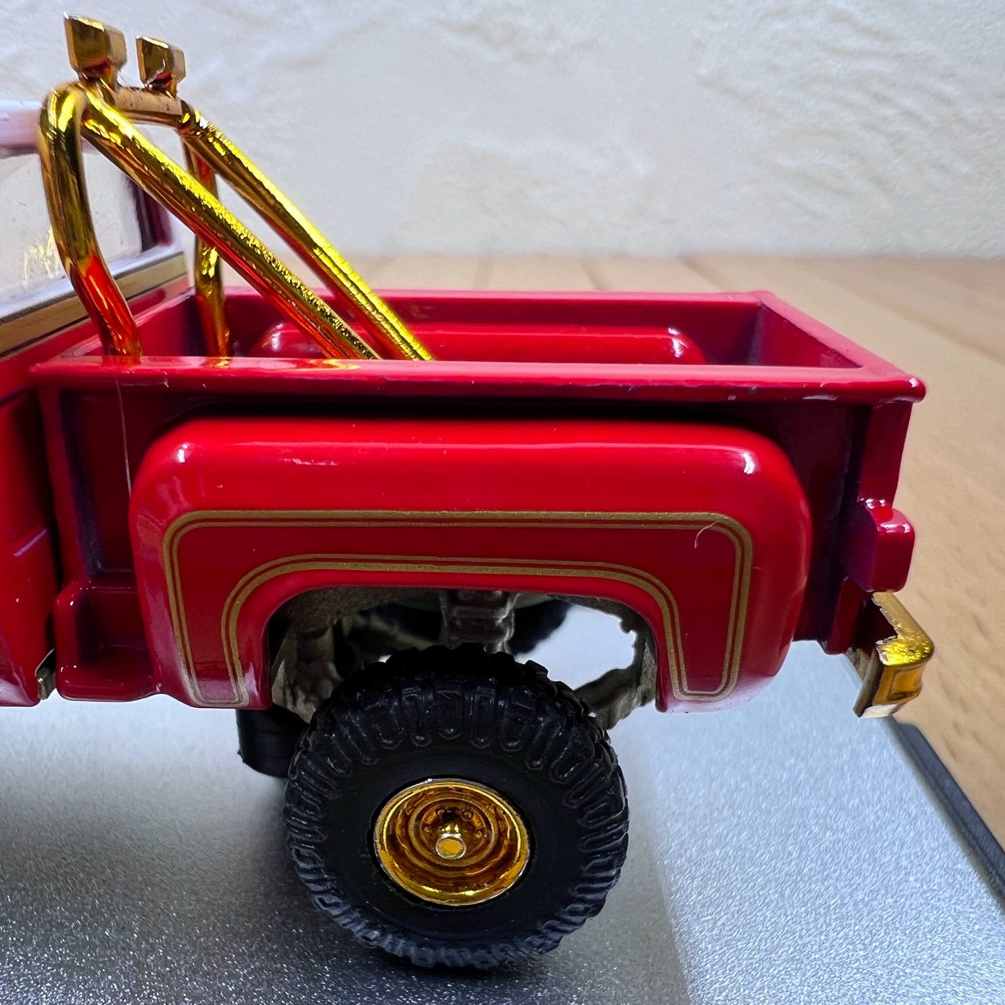 1/64 Scale 1976 Chevrolet K20 Scottsdale Pickup Truck Diecast Model