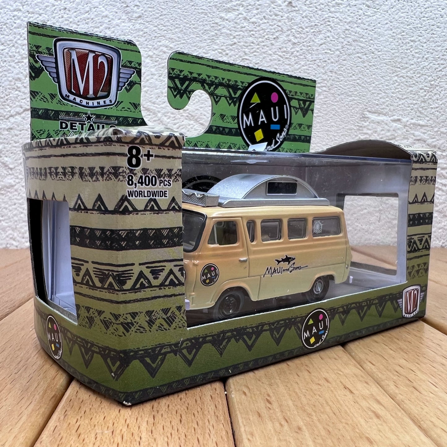 1/64 Scale 1965 Ford Econoline Camper Van Diecast Model