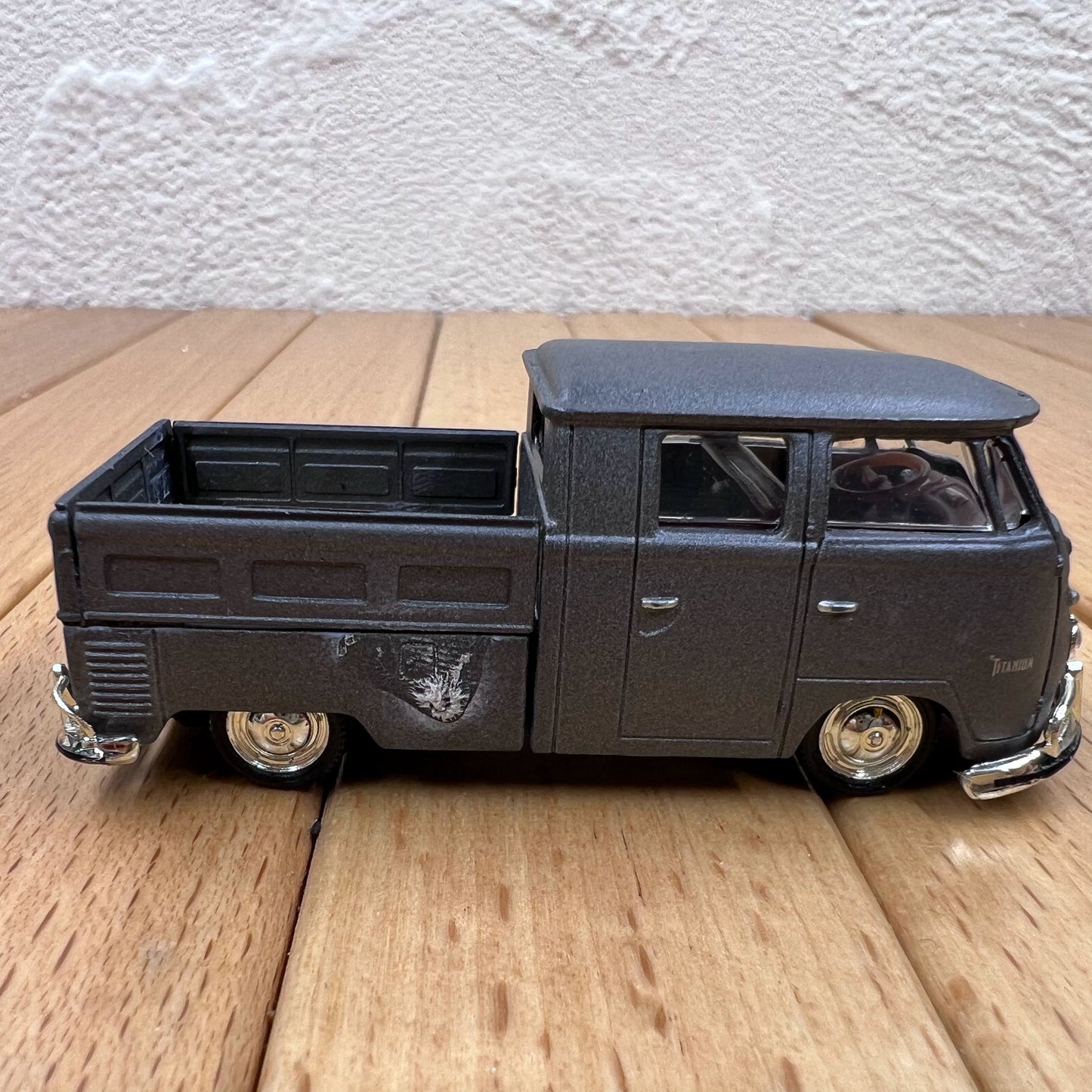 1/64 Scale 1960 Volkswagen T1 Double Cab Pickup Truck Diecast Model
