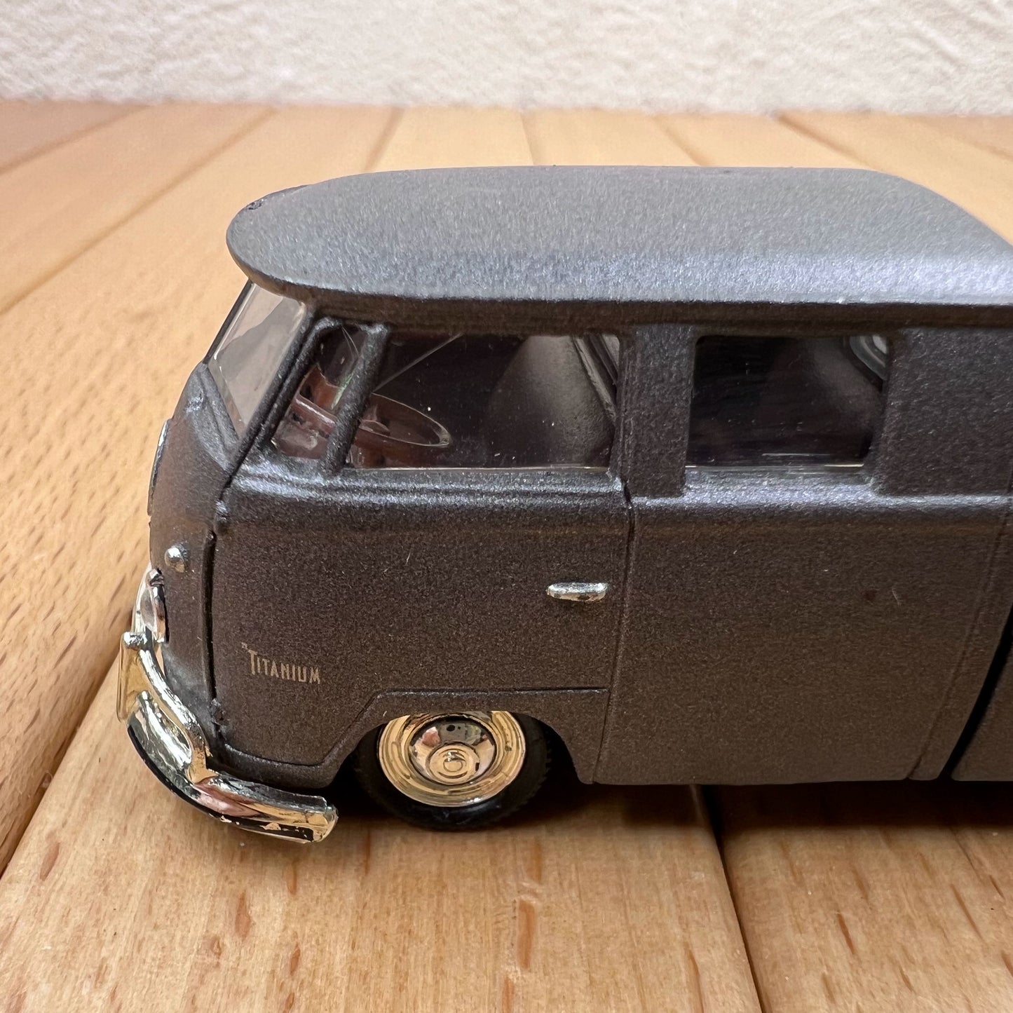 1/64 Scale 1960 Volkswagen T1 Double Cab Pickup Truck Diecast Model