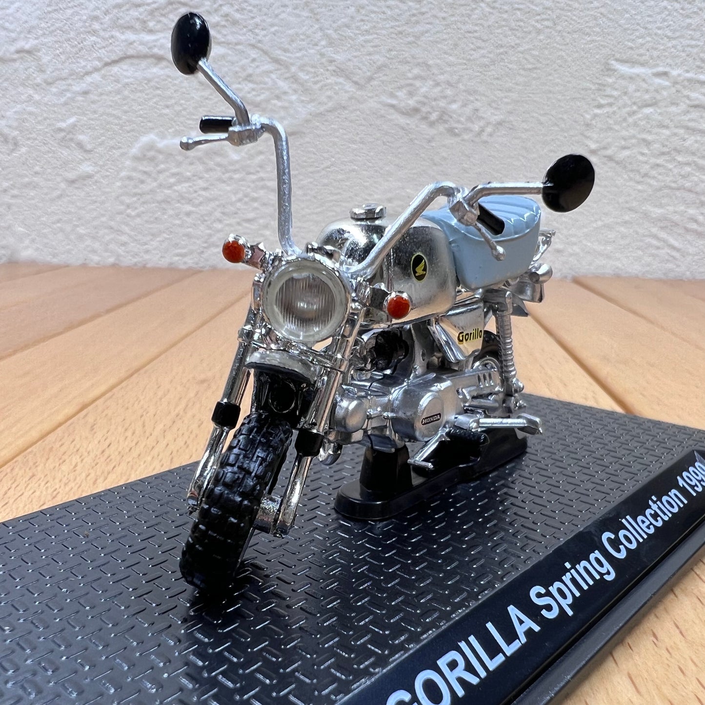1/24 Scale 1999 Honda Gorilla Spring Collection Motorcycle Diecast Model