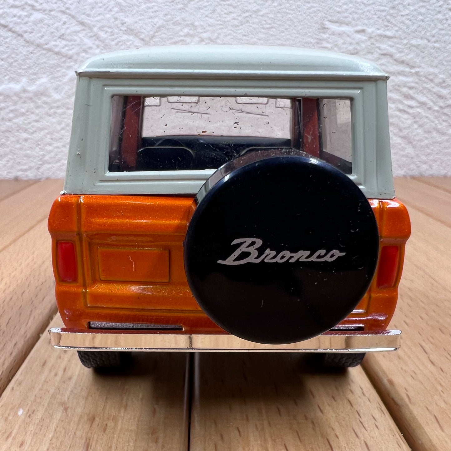 1/32 Scale 1973 Ford Bronco Ranger Wagon Diecast Model Car