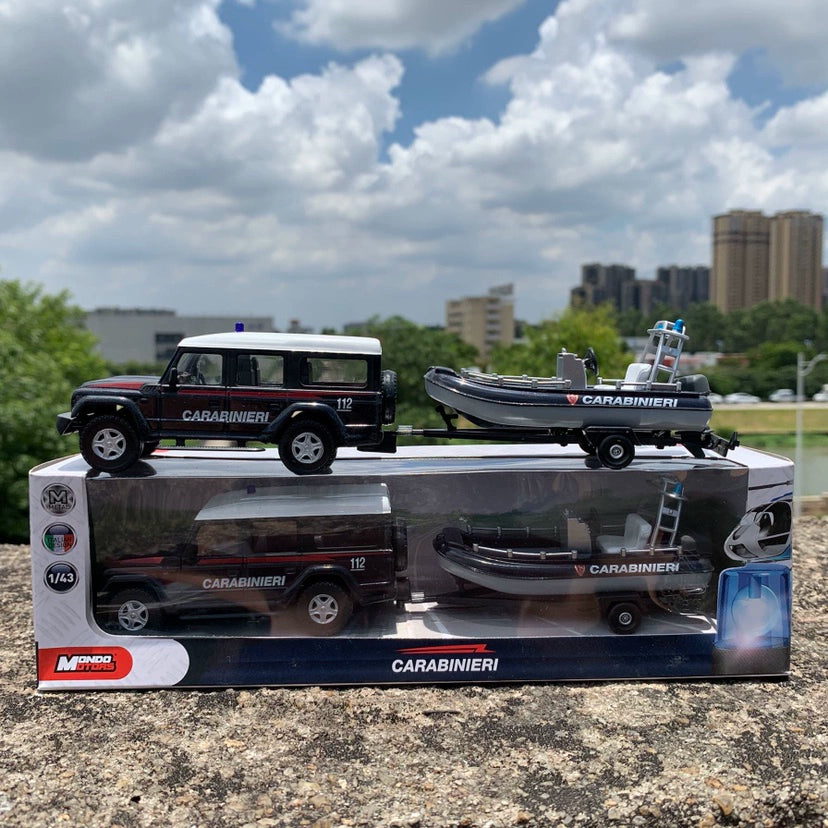 1/43 Scale Jeep Renegade & Rubber Dinghy Diecast Model