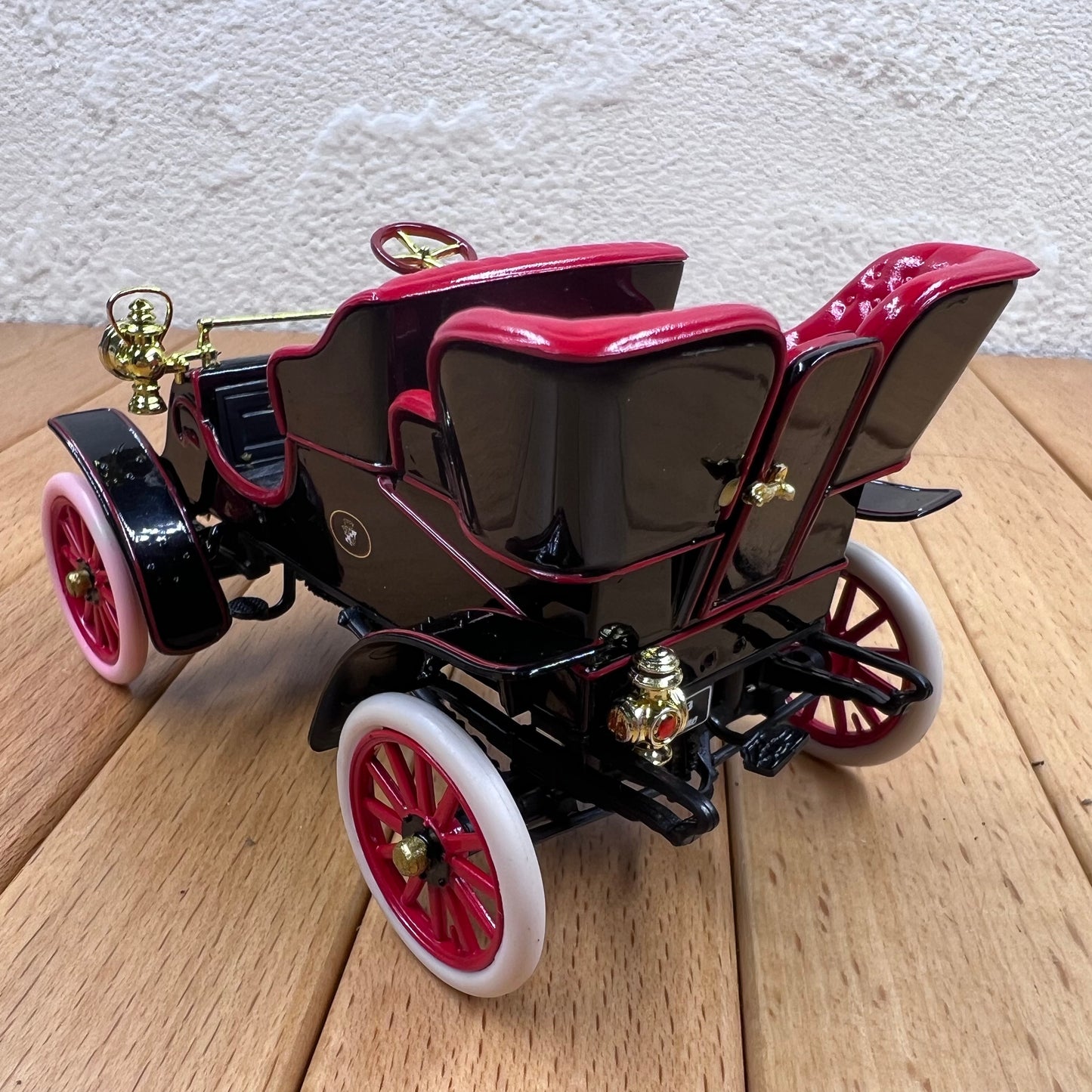 1/32 Scale 1903 Cadillac Tonneau Diecast Model Car