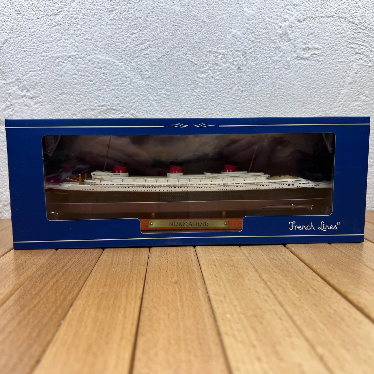 1/1250 Scale SS Normandie Ocean Liner Diecast Model Ship