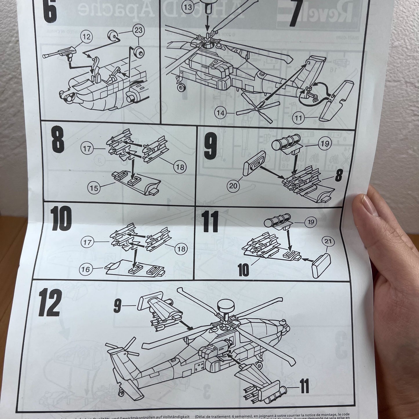 Revell easykit 06631 1/100 Scale Boeing AH-64 Apache Attack Helicopter Plastic Model Kit