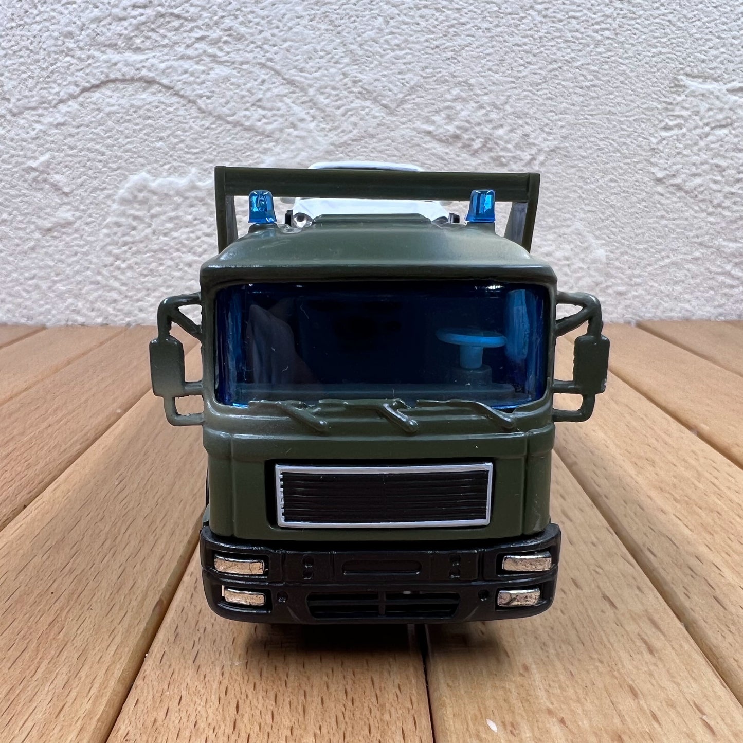 1/64 Scale Flatbed Truck Diecast Model