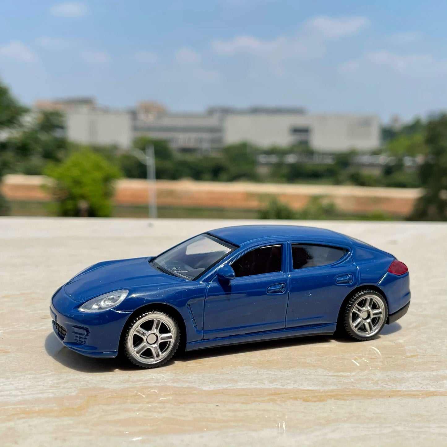1/43 Scale Porsche Panamera Luxury Car Diecast Model