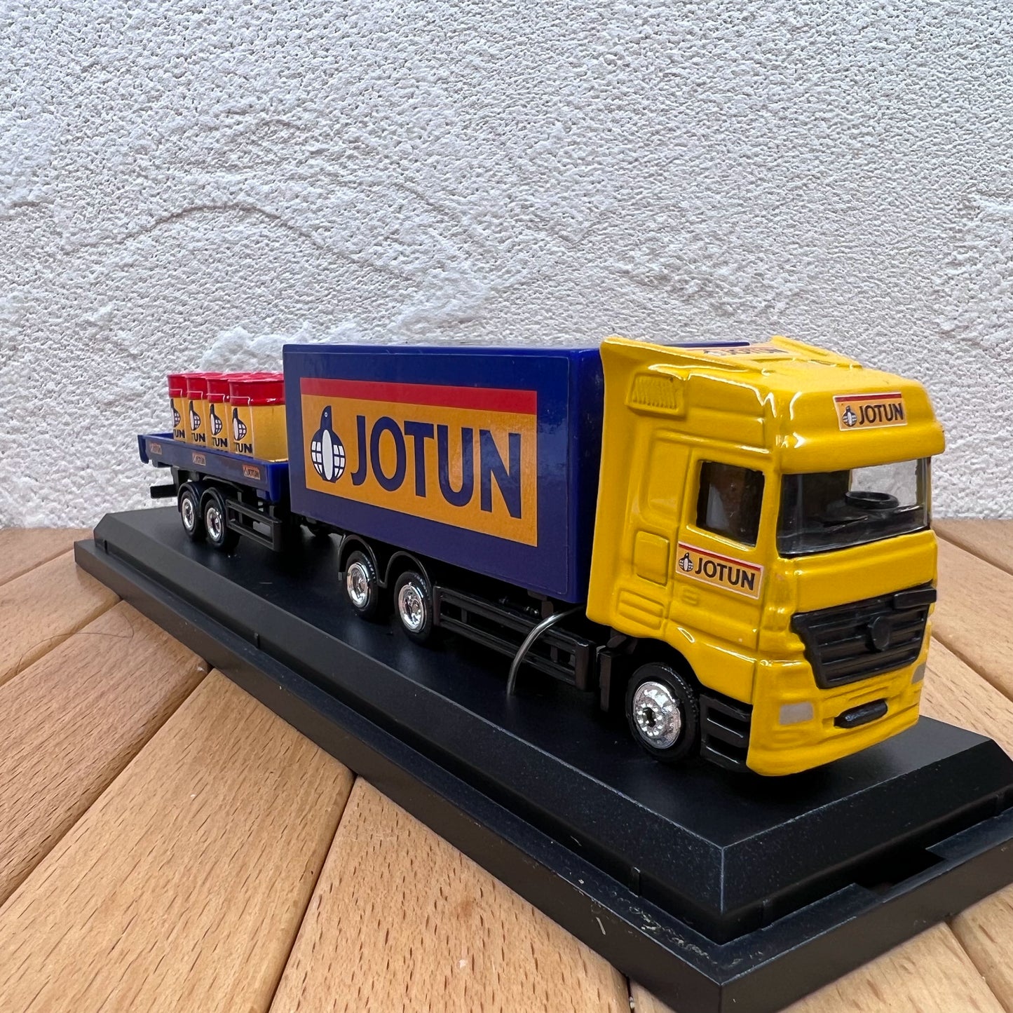 1/87 Scale Jotun Trailer Diecast Model Truck
