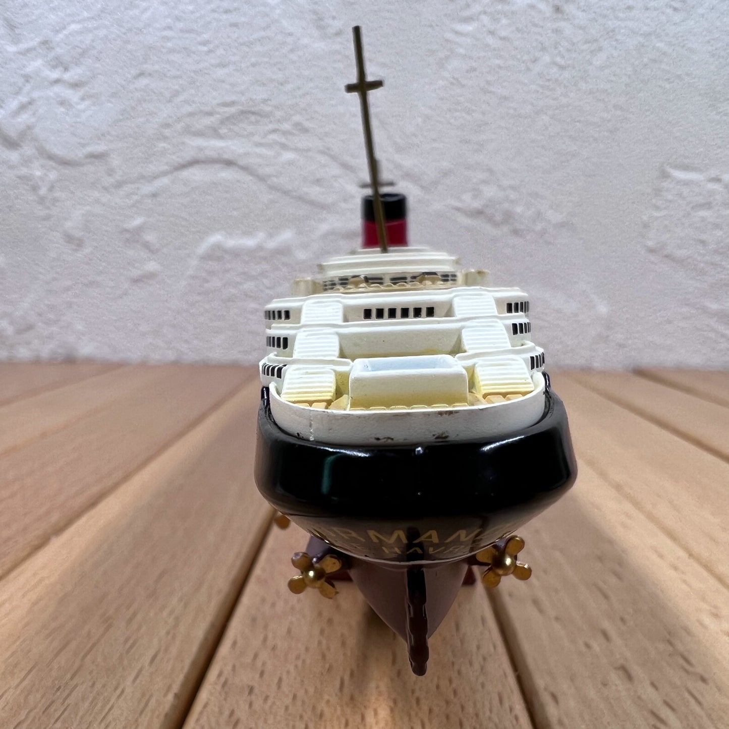 1/1250 Scale SS Normandie Ocean Liner Diecast Model Ship