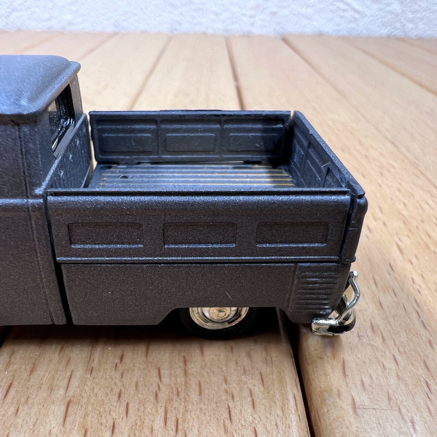 1/64 Scale 1960 Volkswagen T1 Double Cab Pickup Truck Diecast Model