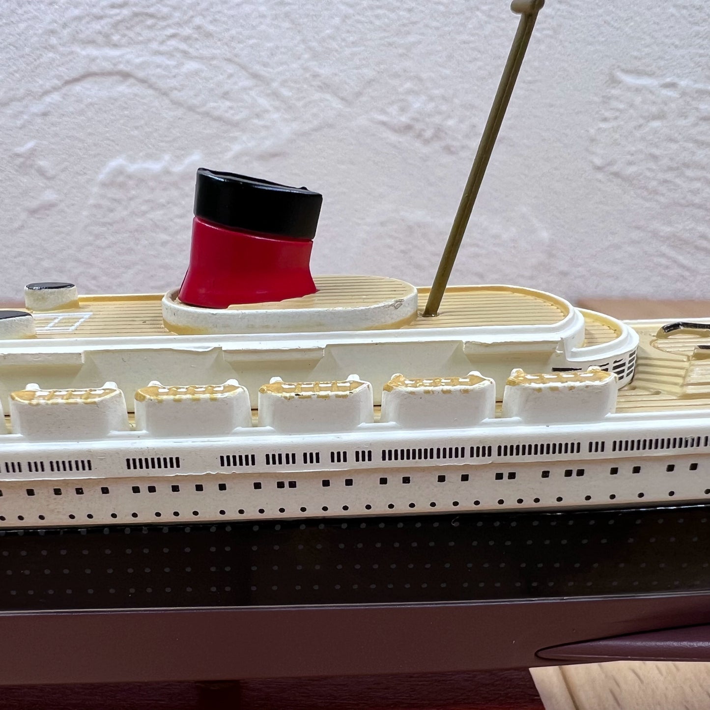 1/1250 Scale SS Normandie Ocean Liner Diecast Model Ship