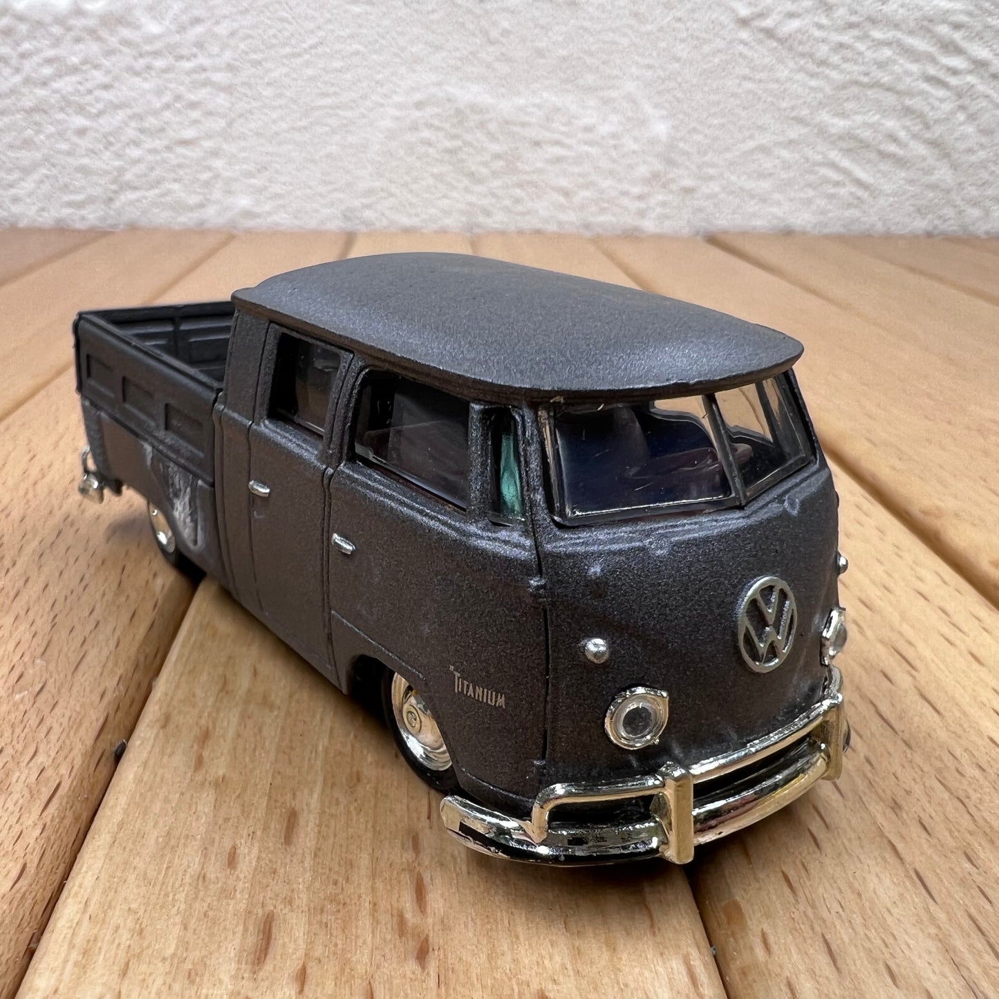 1/64 Scale 1960 Volkswagen T1 Double Cab Pickup Truck Diecast Model