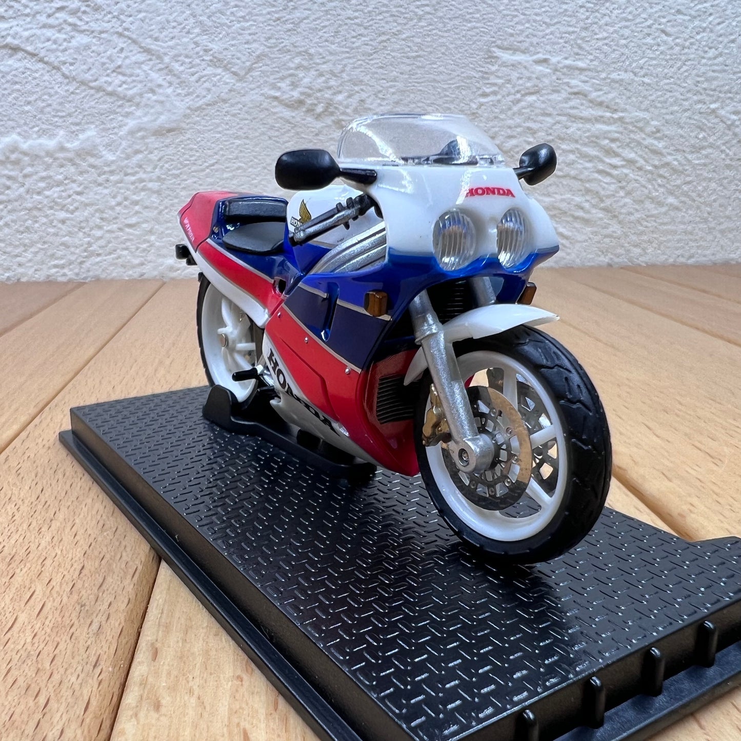1/24 Scale 1987 Honda VFR750R RC30 Motorcycle Diecast Model