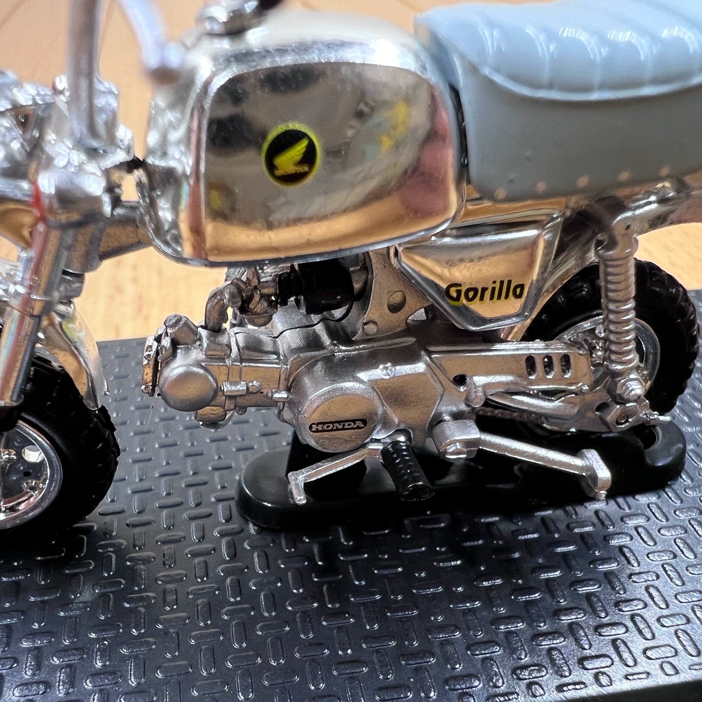 1/24 Scale 1999 Honda Gorilla Spring Collection Motorcycle Diecast Model