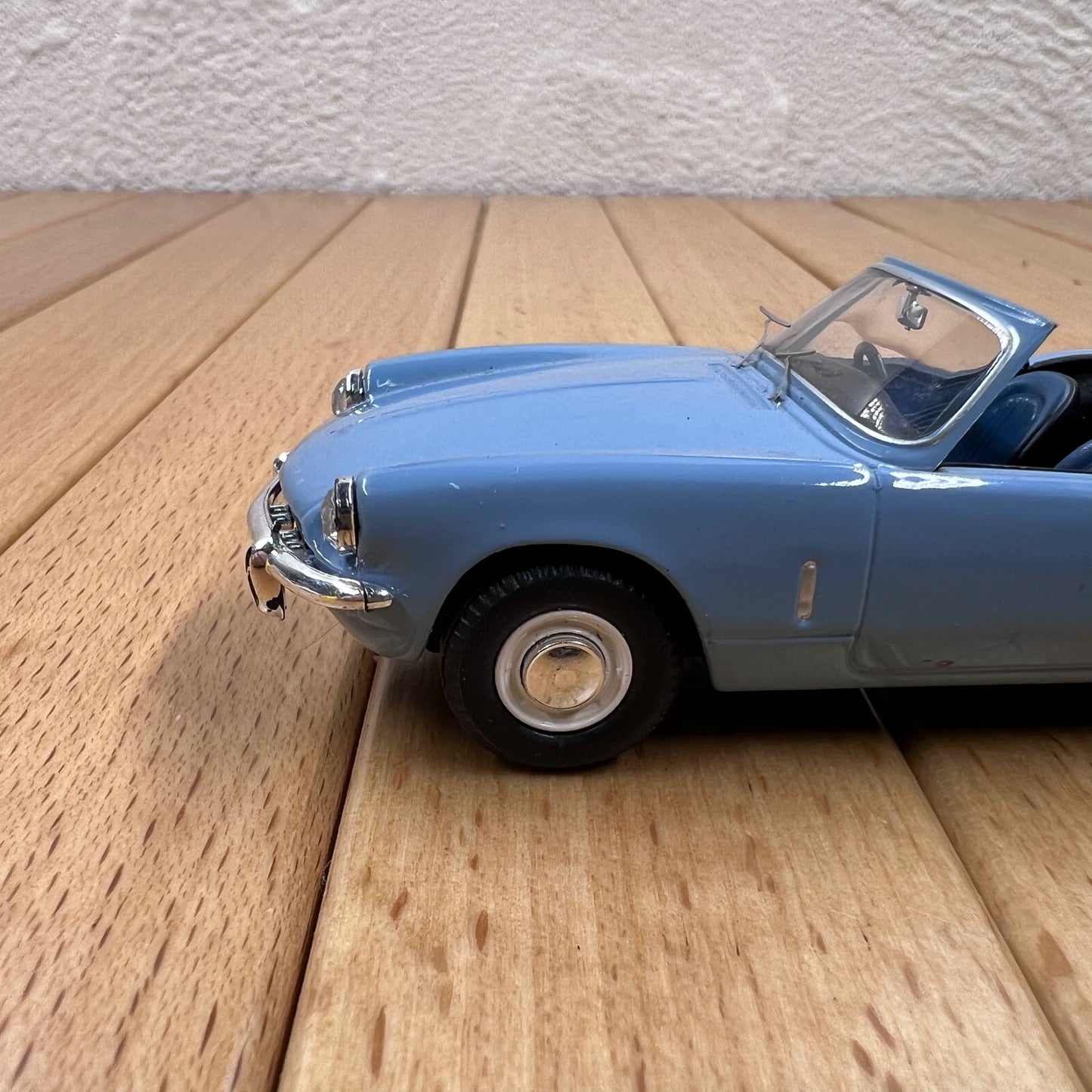 1/50 Scale 1970 Triumph Spitfire Mark III Diecast Model Car