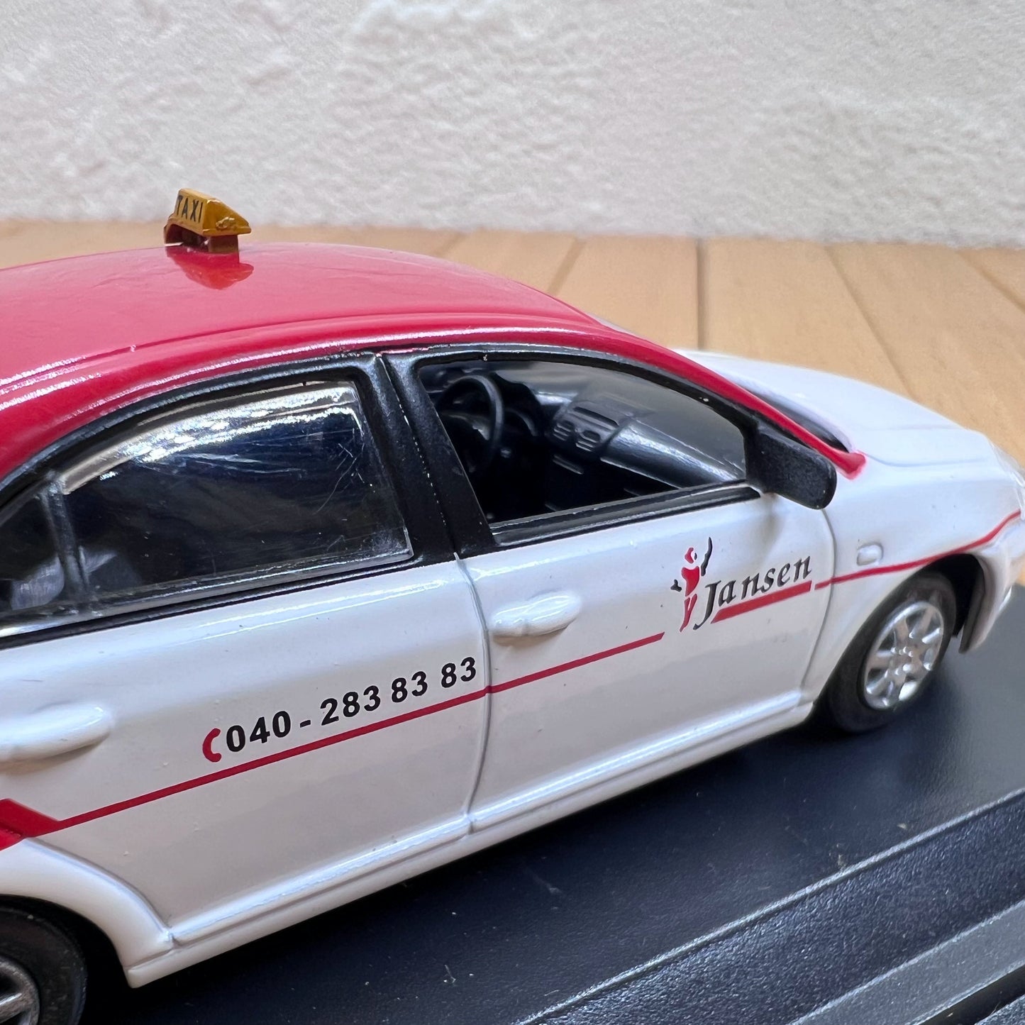 1/43 Scale 2003 Toyota Avensis Eindhoven Taxi Diecast Model Car