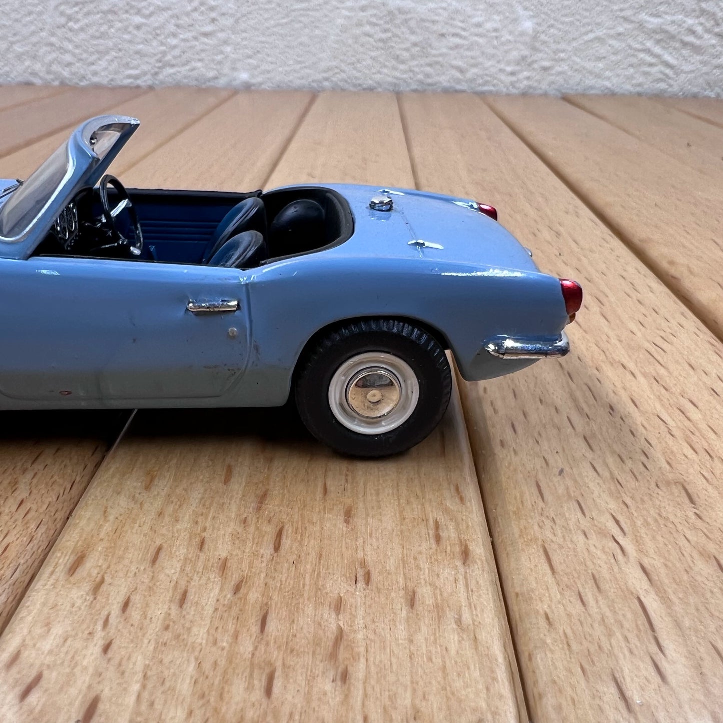 1/50 Scale 1970 Triumph Spitfire Mark III Diecast Model Car