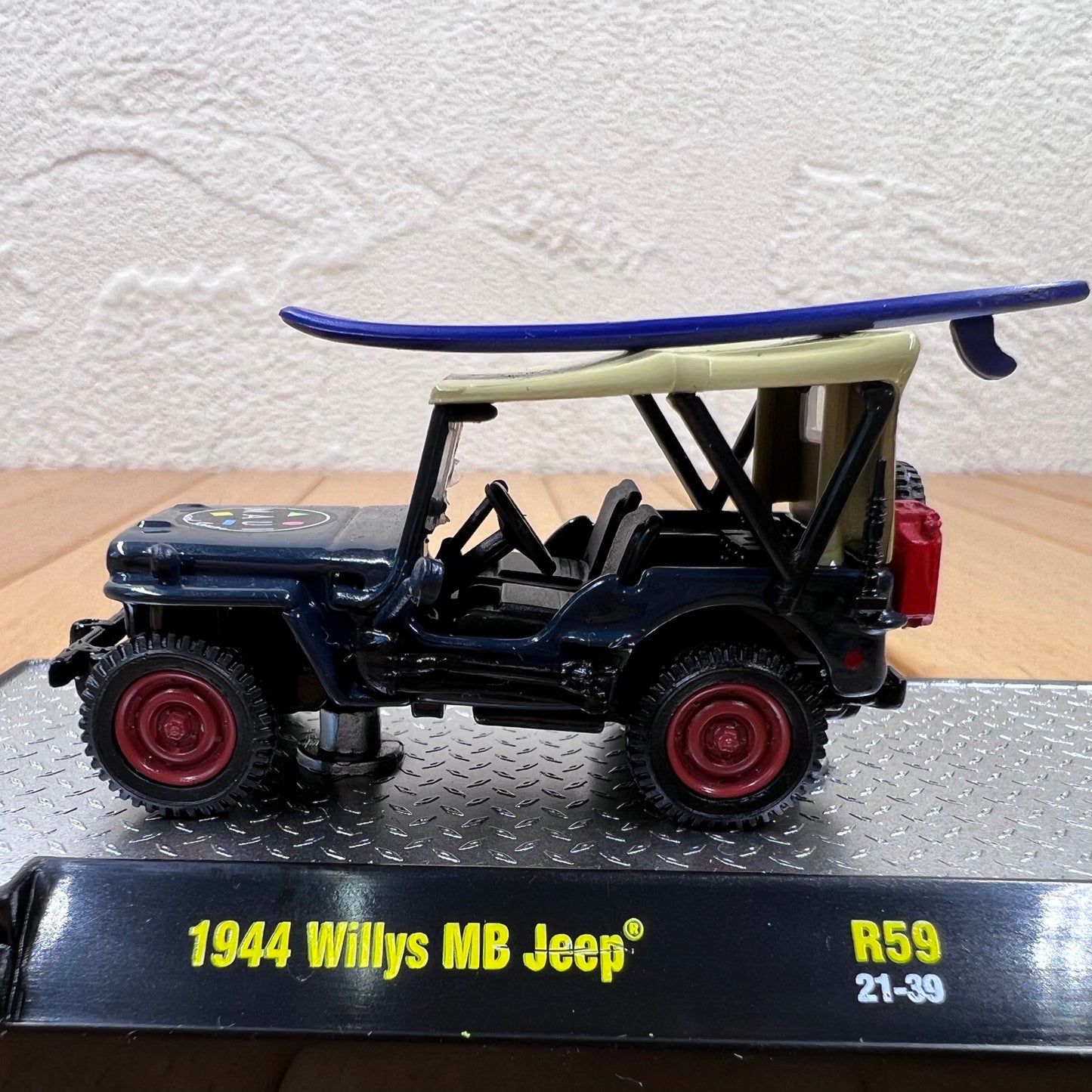 1/64 Scale 1944 Willys MB Jeep Off-Road Utility Truck Diecast Model