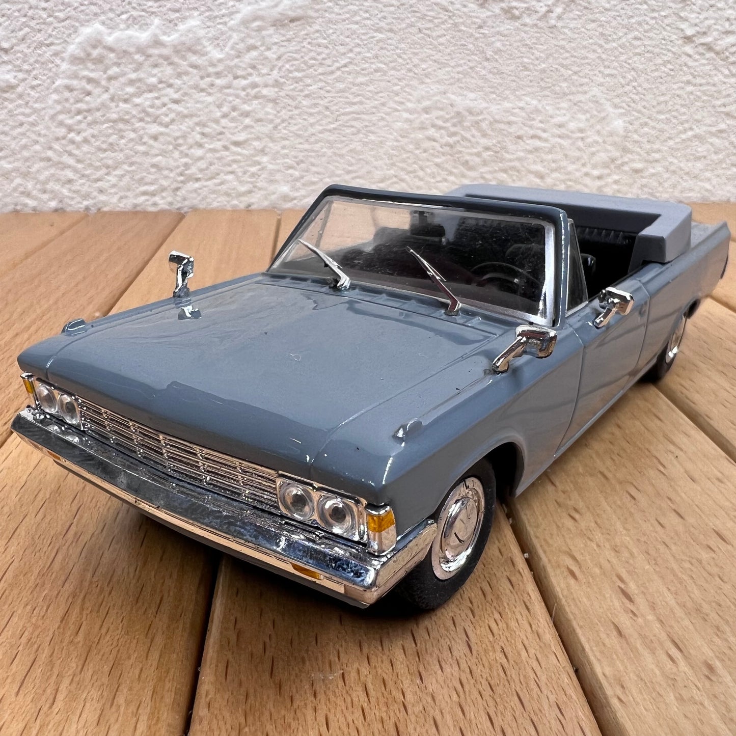 1/43 Scale ZIL-117 Sedan Diecast Model Car